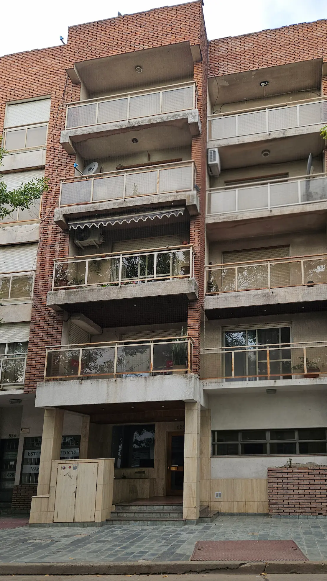Dr. Alem 828, piso 1 (entre Dorrego y Florida), Pergamino